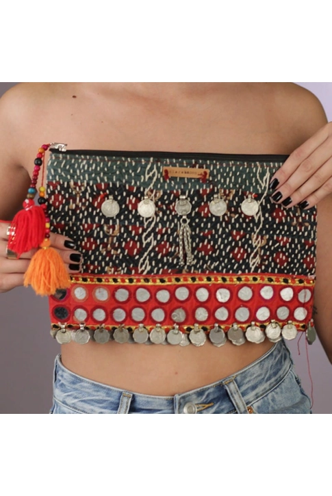HAND POUCH